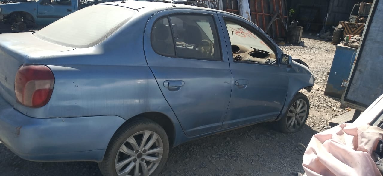  Toyota YARIS  USADO
